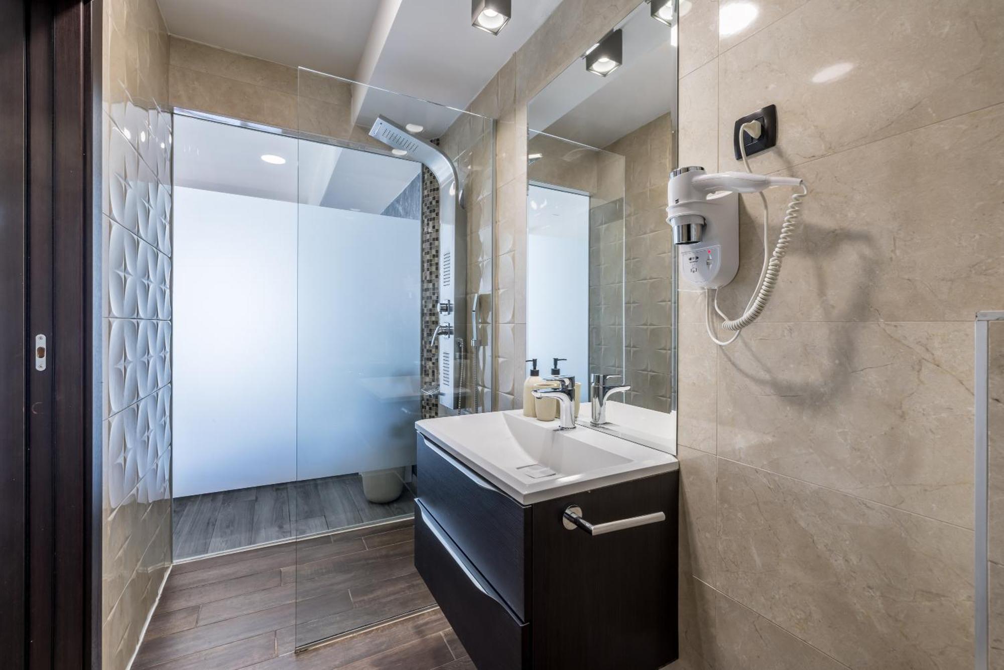Sea View Luxury Seven Of Nine Guest house