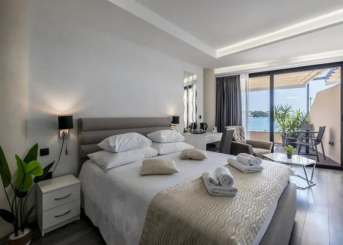 Luxury Rooms \