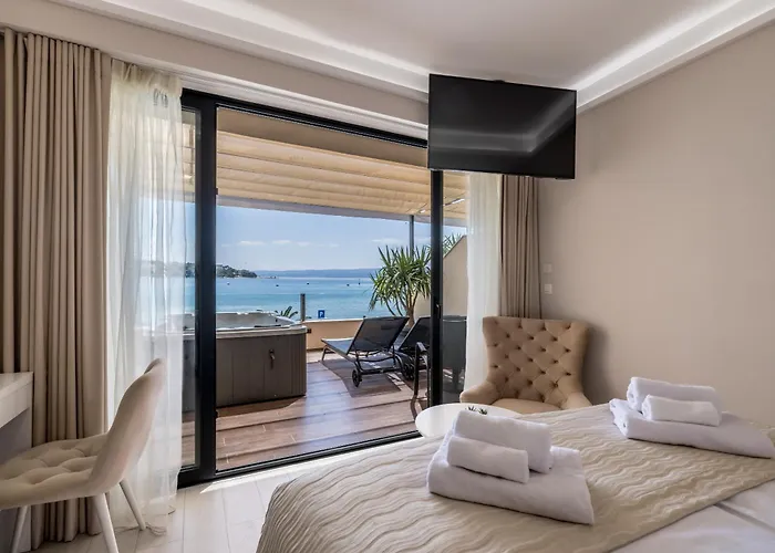 Luxury Rooms \